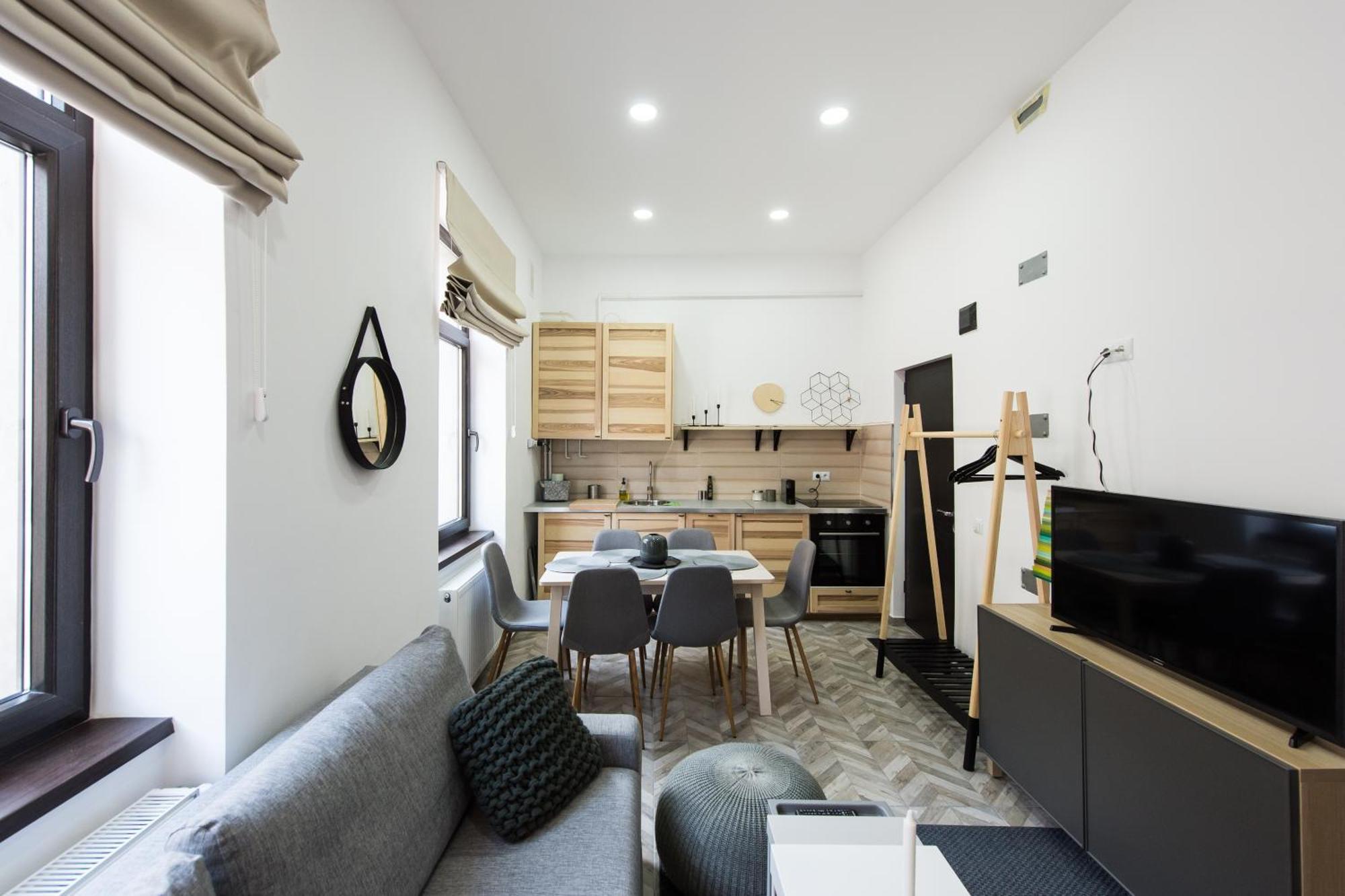 Charming Old Town Flat With Mountain View Apartment Brasov Exterior photo