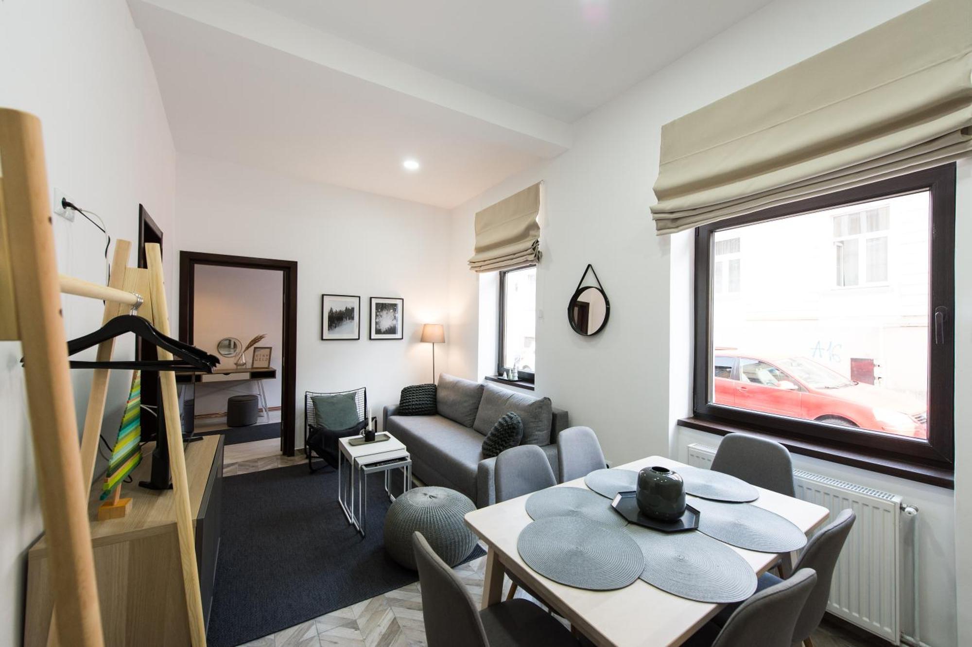 Charming Old Town Flat With Mountain View Apartment Brasov Exterior photo