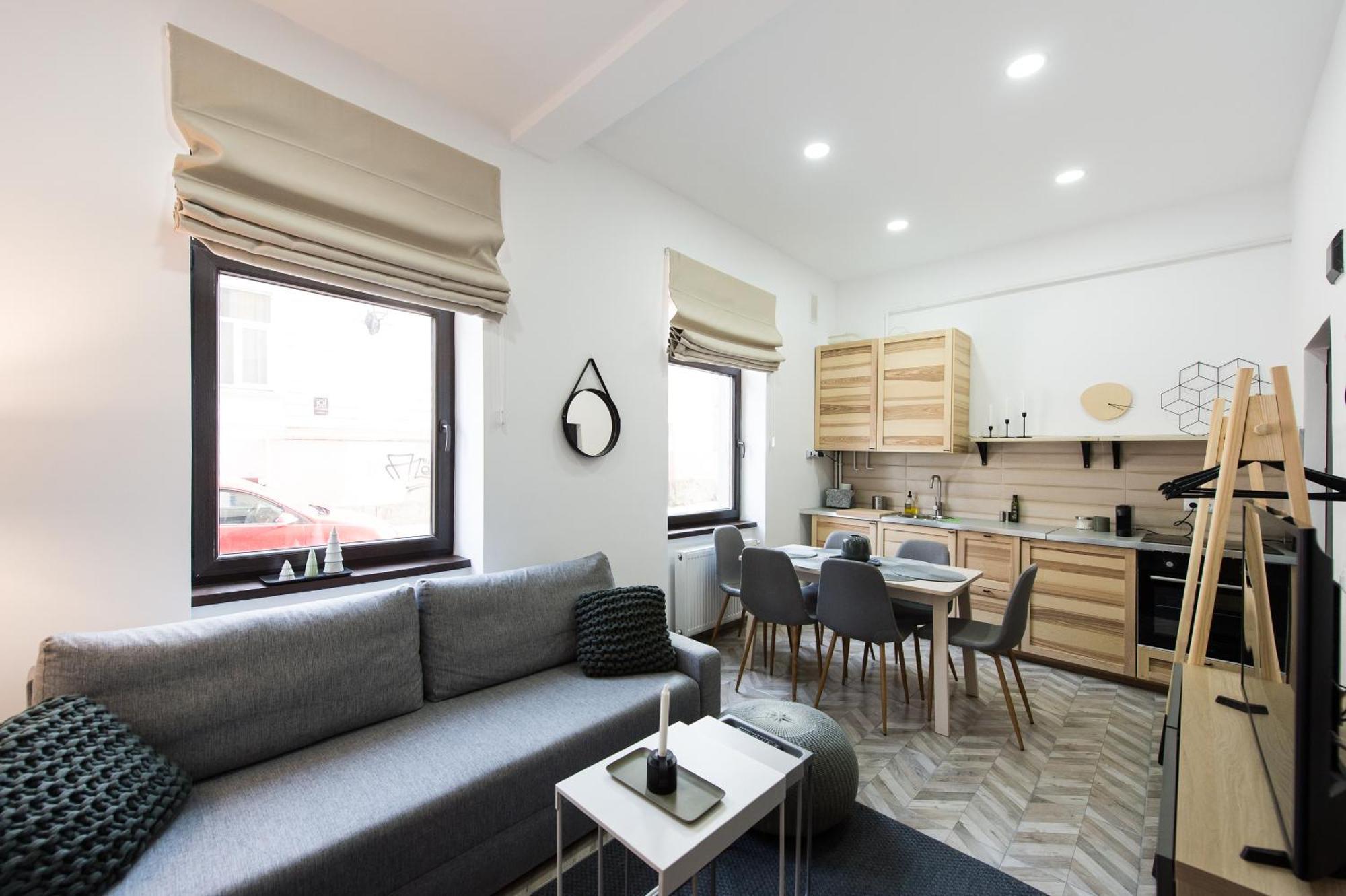Charming Old Town Flat With Mountain View Apartment Brasov Exterior photo
