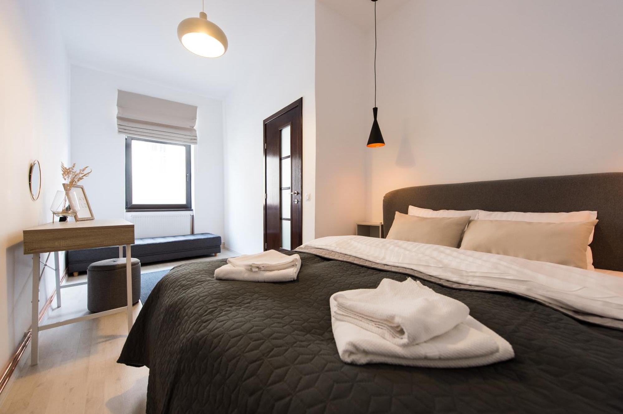 Charming Old Town Flat With Mountain View Apartment Brasov Exterior photo